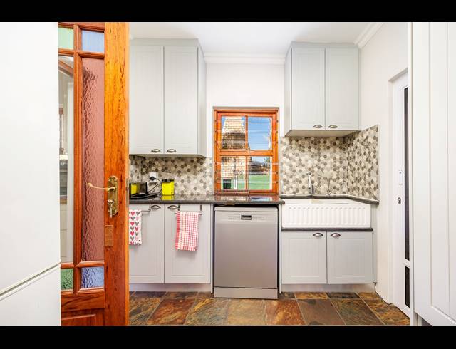 4 BEDROOM HOUSE FOR SALE IN VIERLANDEN